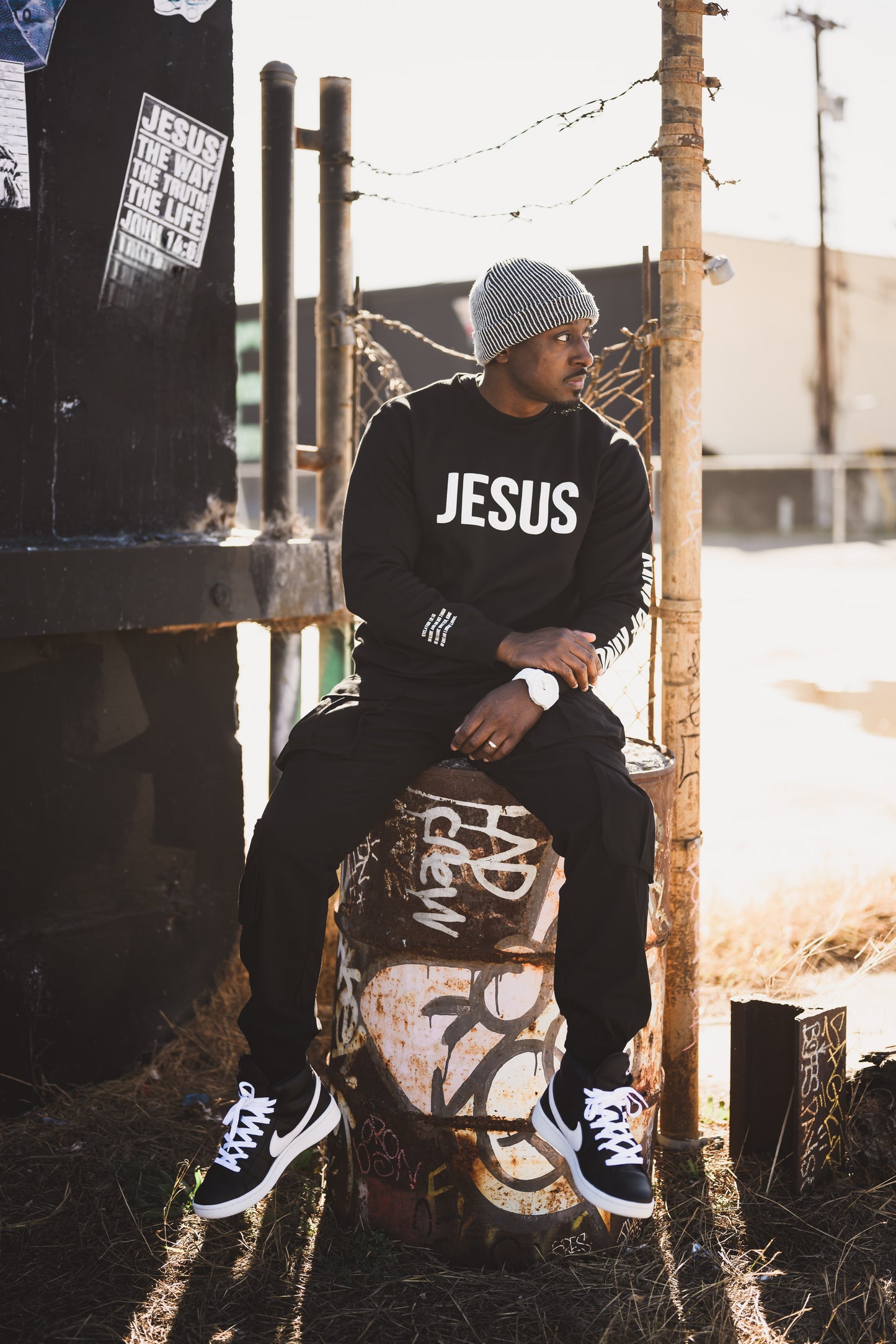 Jesus King Of Kings Sweater (Black/White)